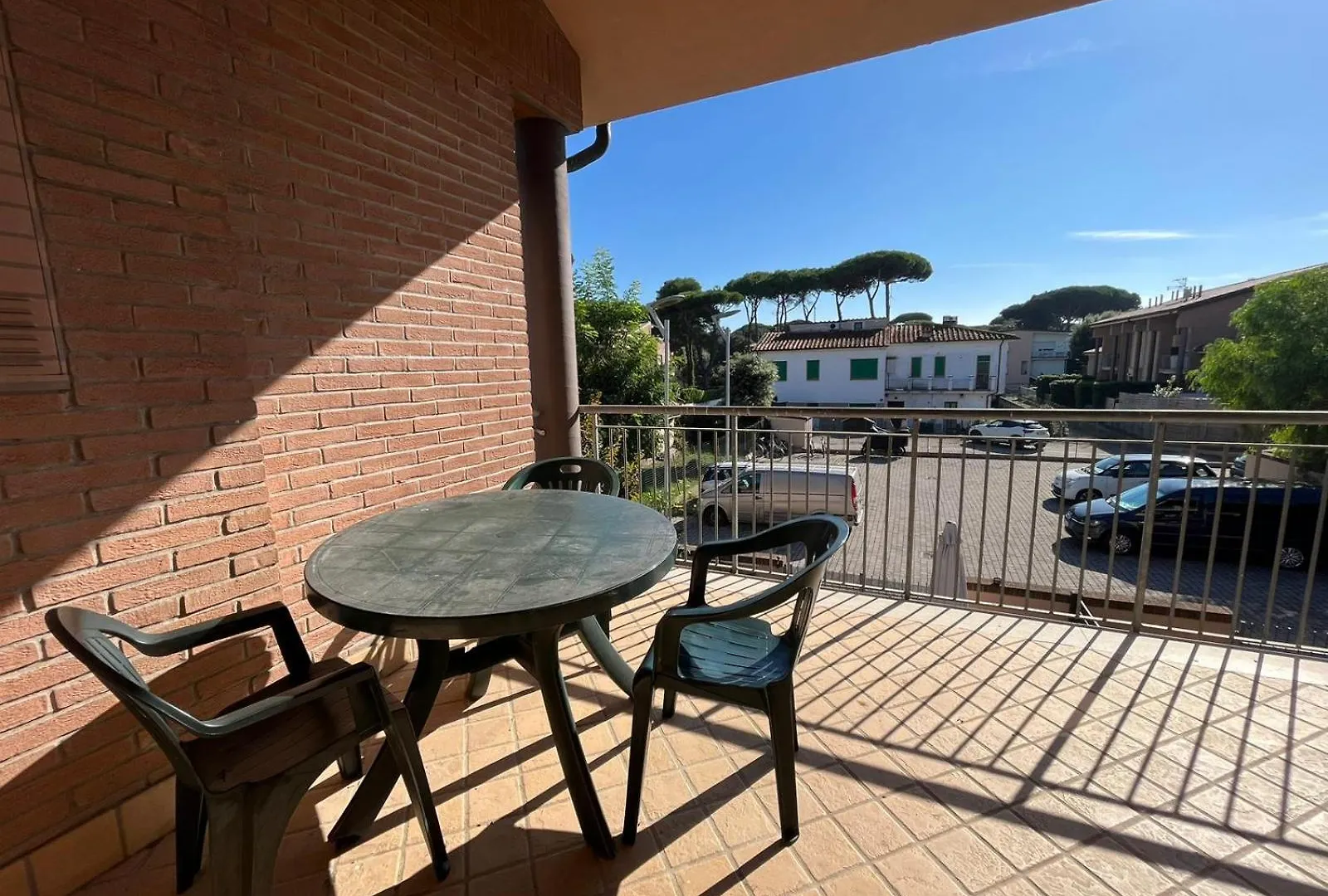 Pineta Apartament Tirrenia 0*,