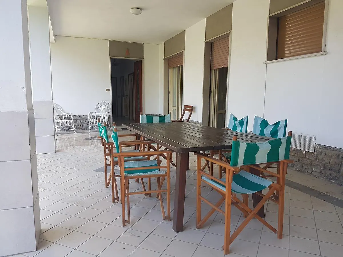 Pineta Apartament Tirrenia 0*,